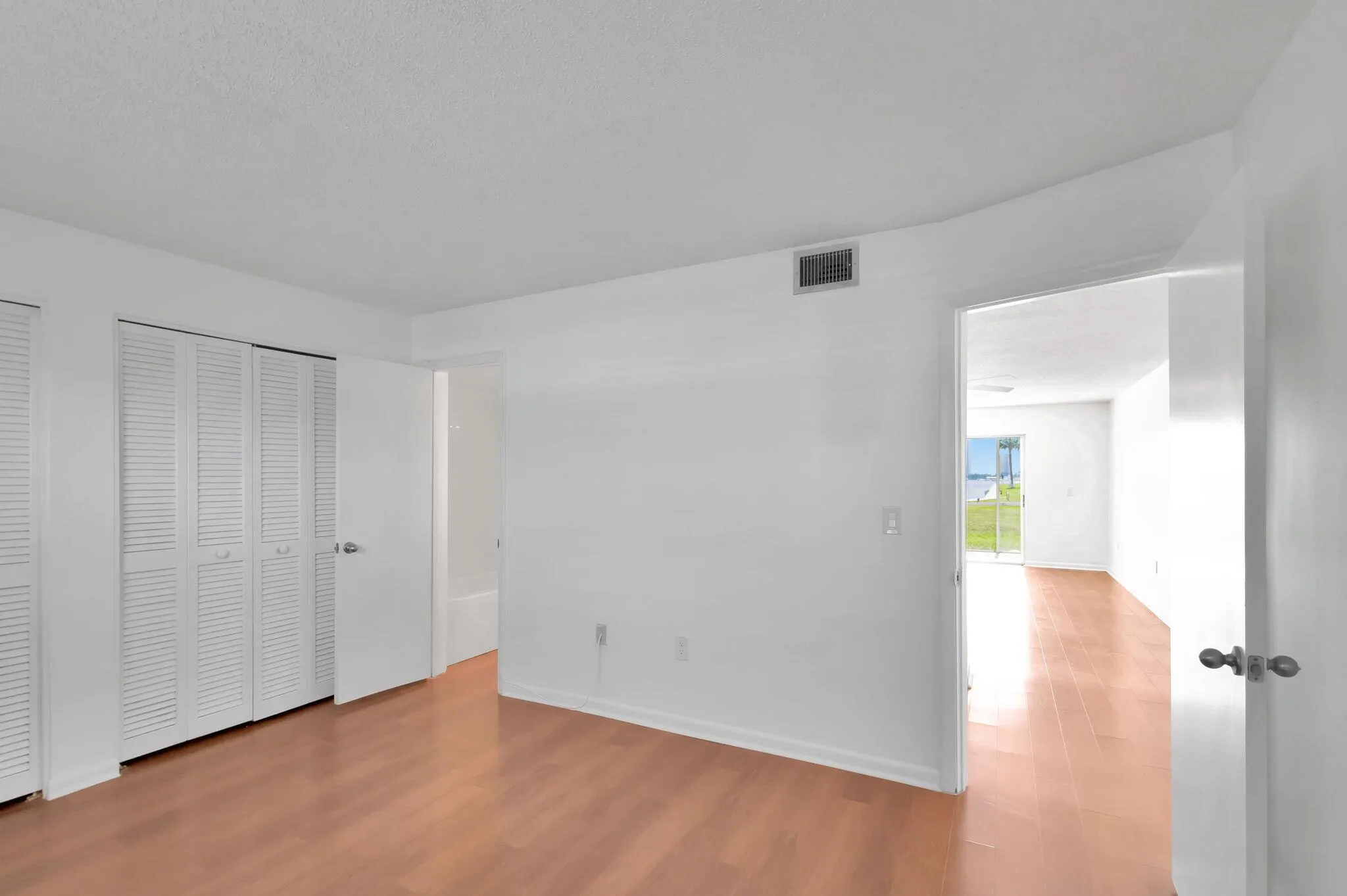 2936 Lake Shore Drive, #108
