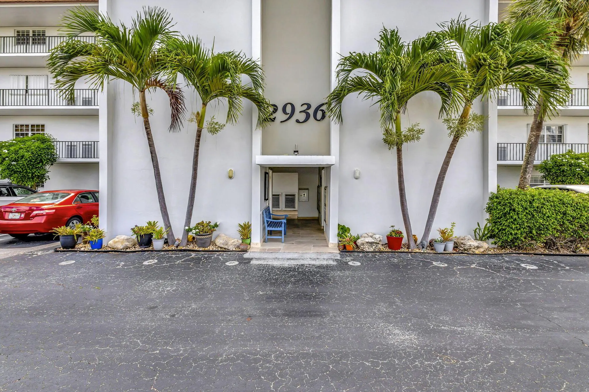 2936 Lake Shore Drive, #108