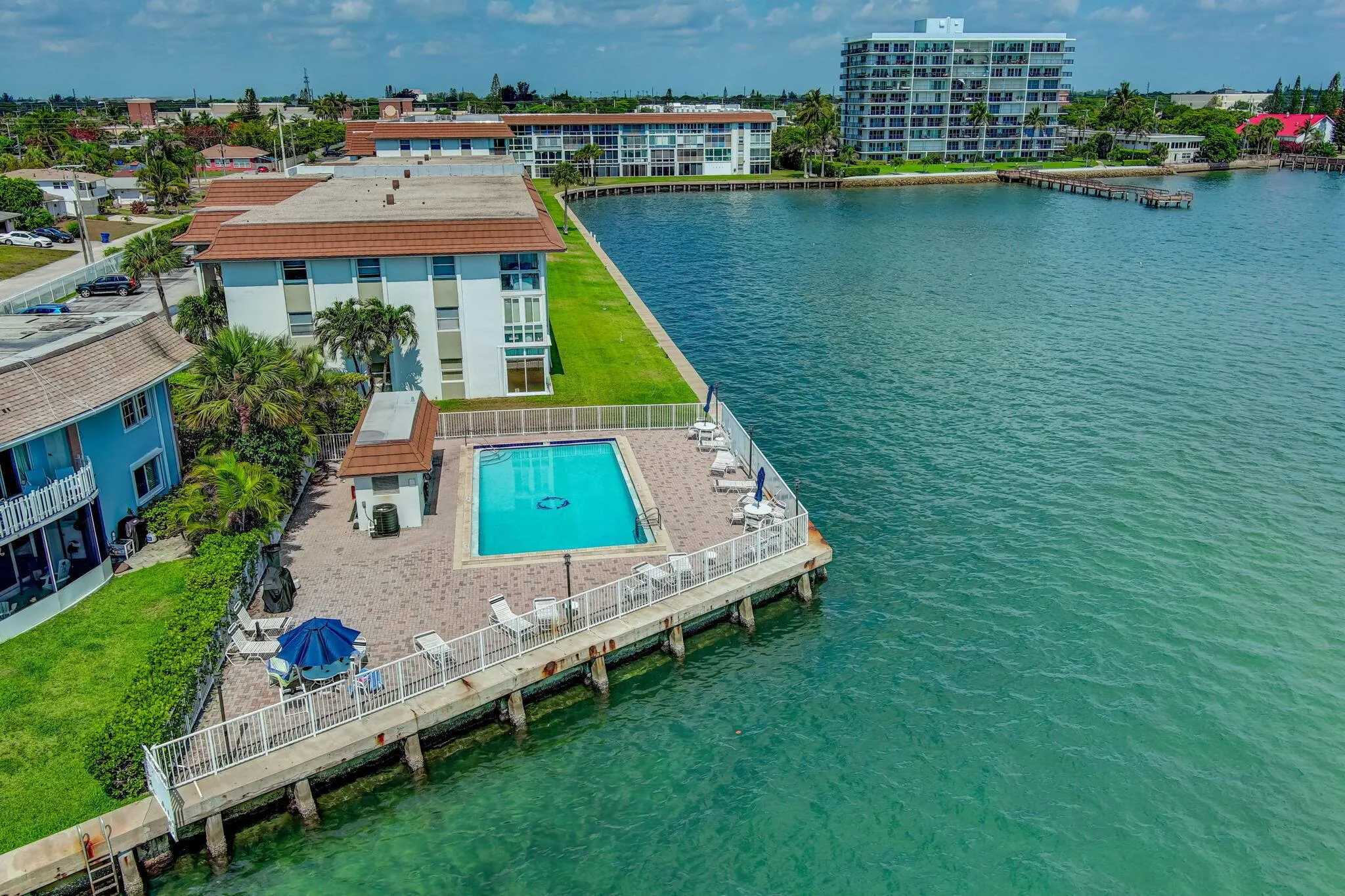 2936 Lake Shore Drive, #108