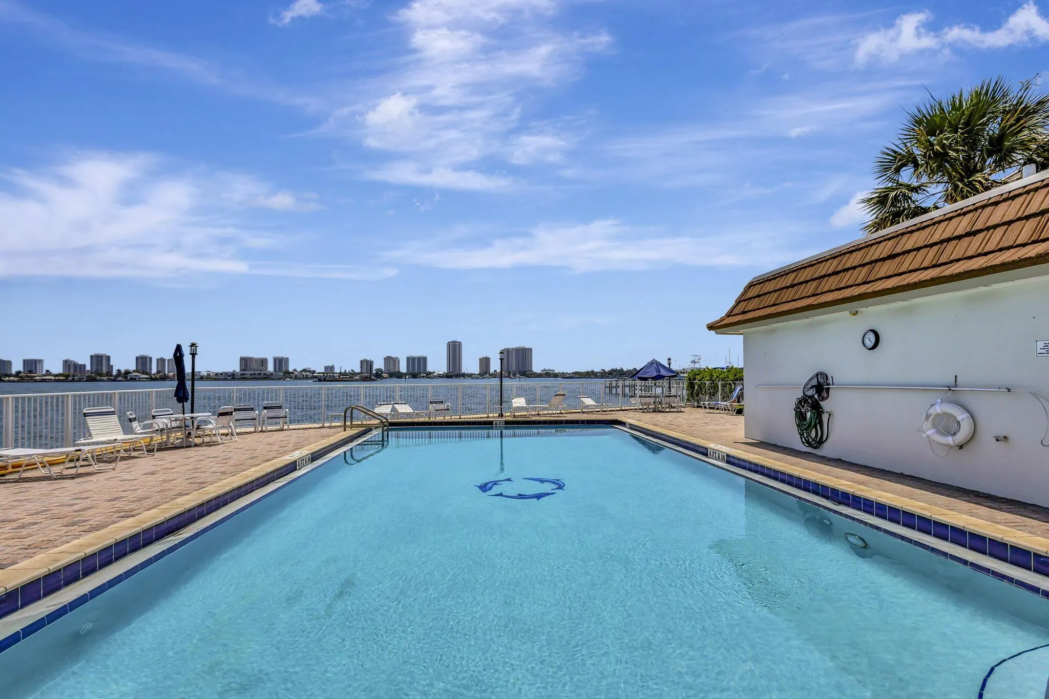 2936 Lake Shore Drive, #108