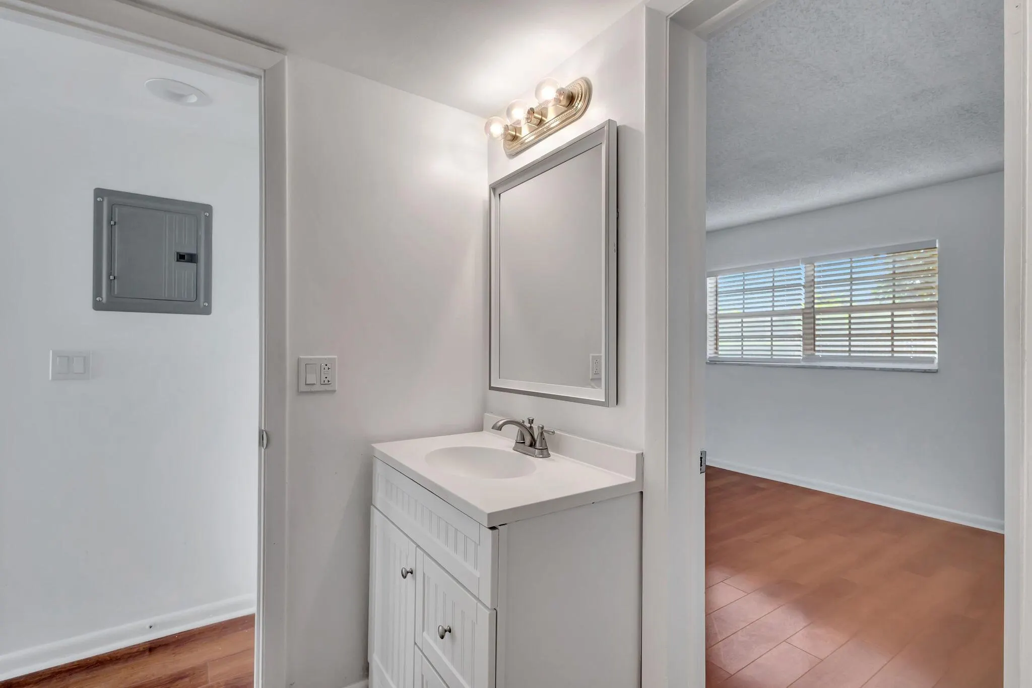 2936 Lake Shore Drive, #108