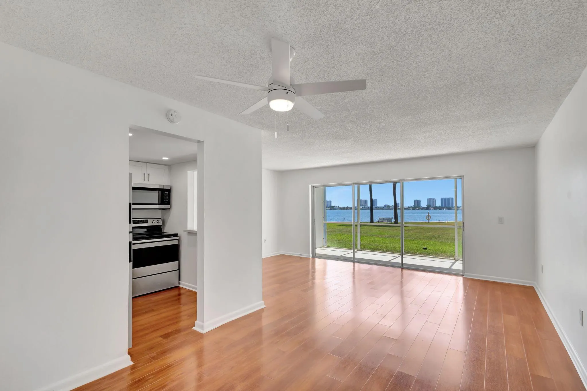 2936 Lake Shore Drive, #108