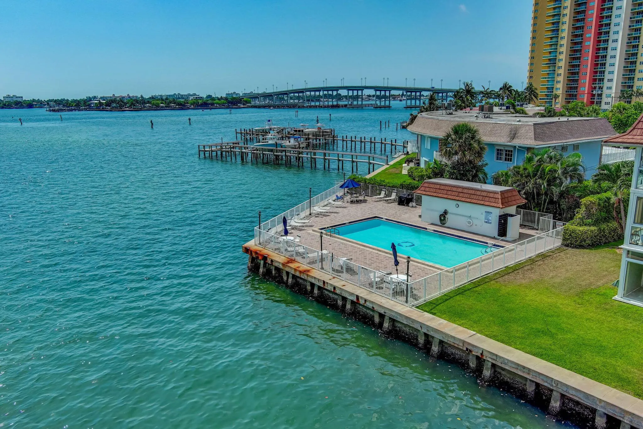 2936 Lake Shore Drive, #108