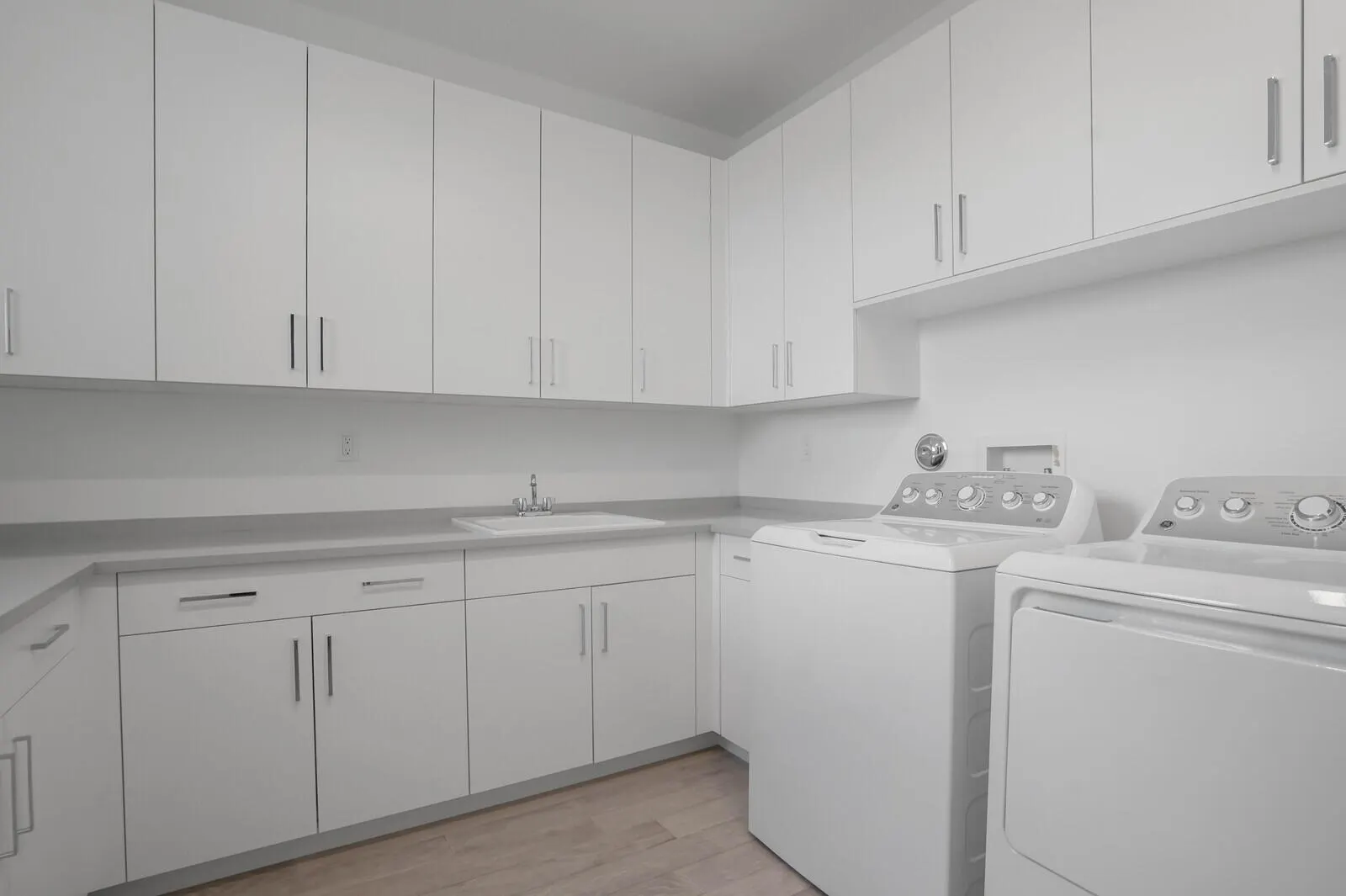 8611 Dearborn River Way