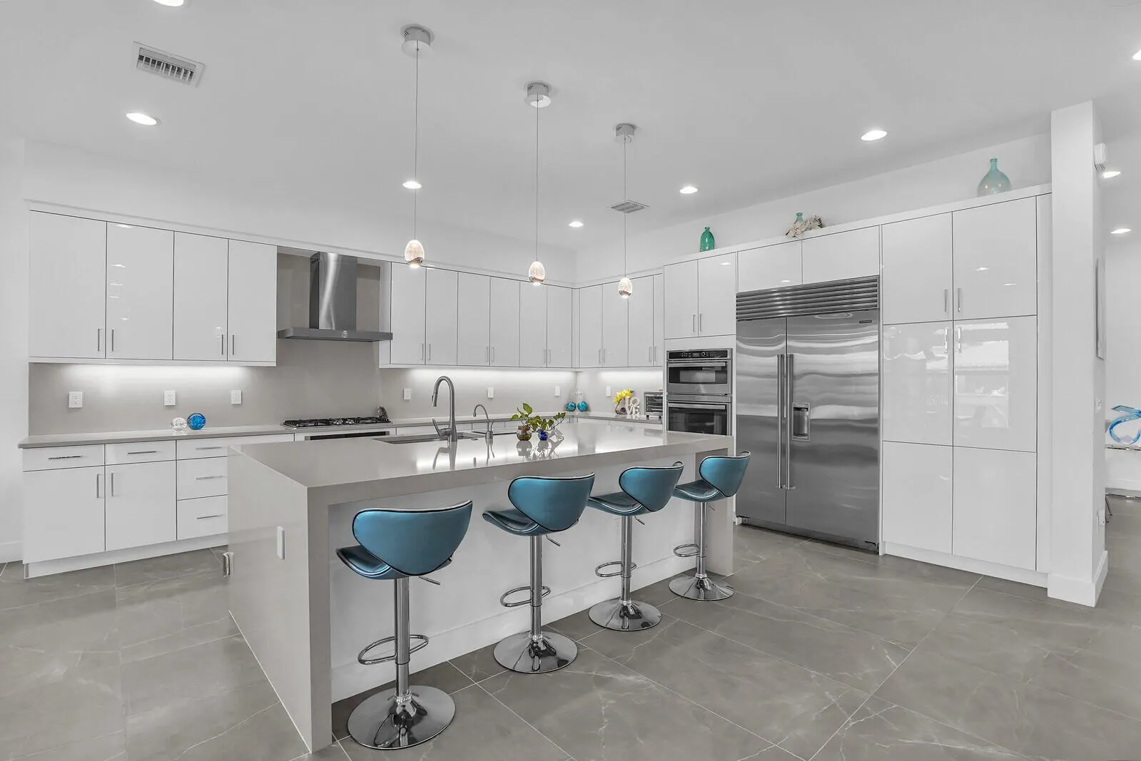 8611 Dearborn River Way