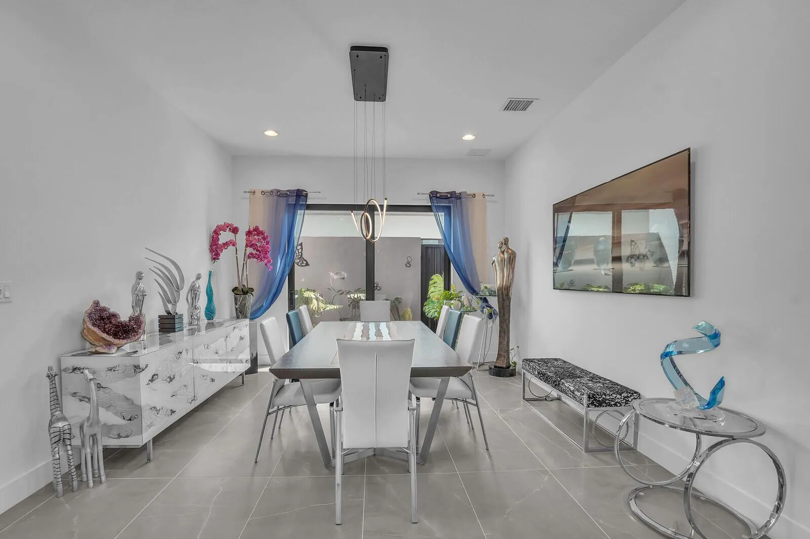 8611 Dearborn River Way