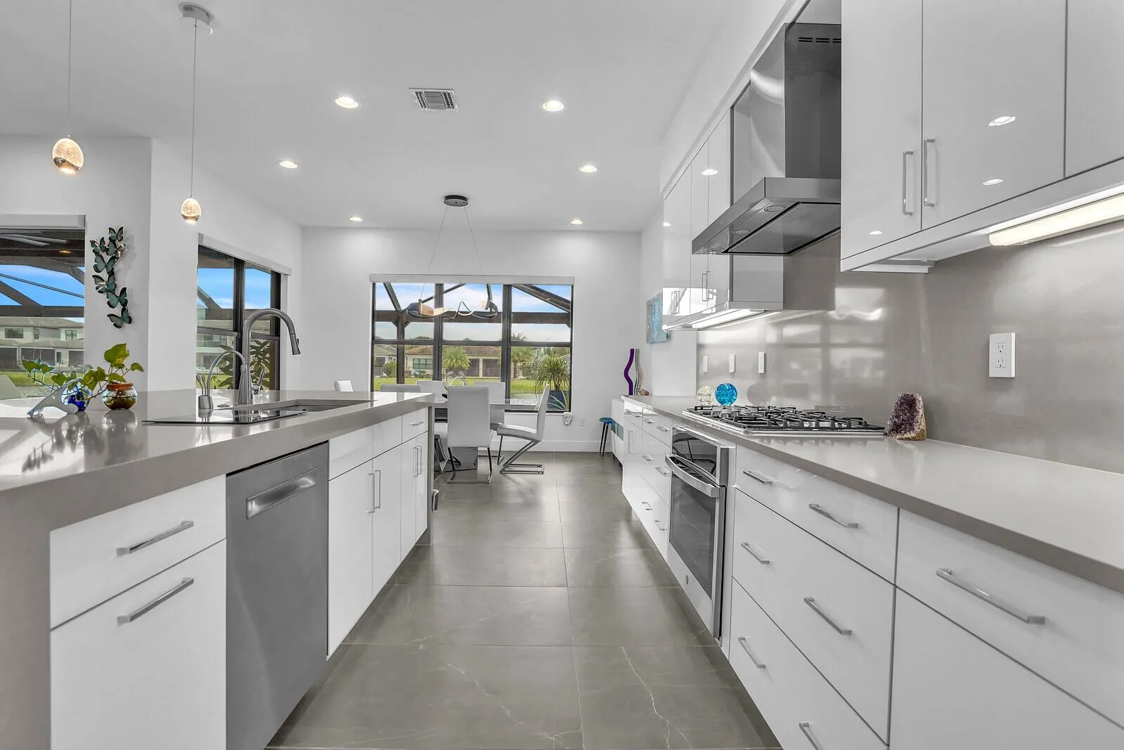 8611 Dearborn River Way