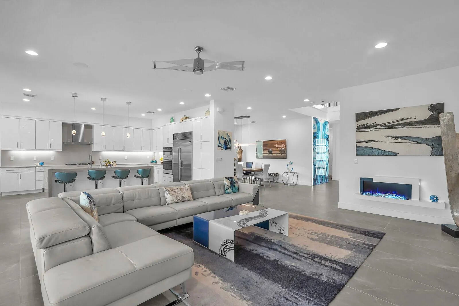 8611 Dearborn River Way