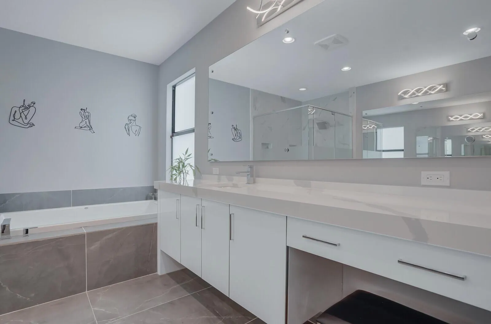8611 Dearborn River Way