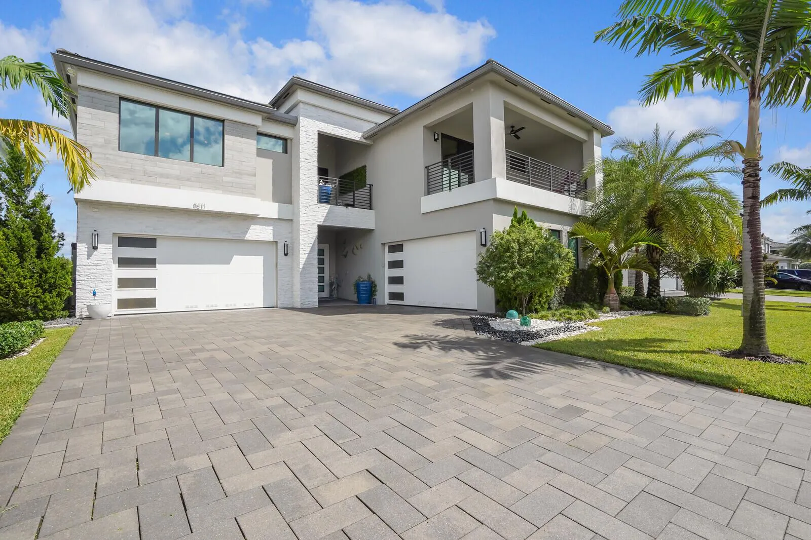8611 Dearborn River Way