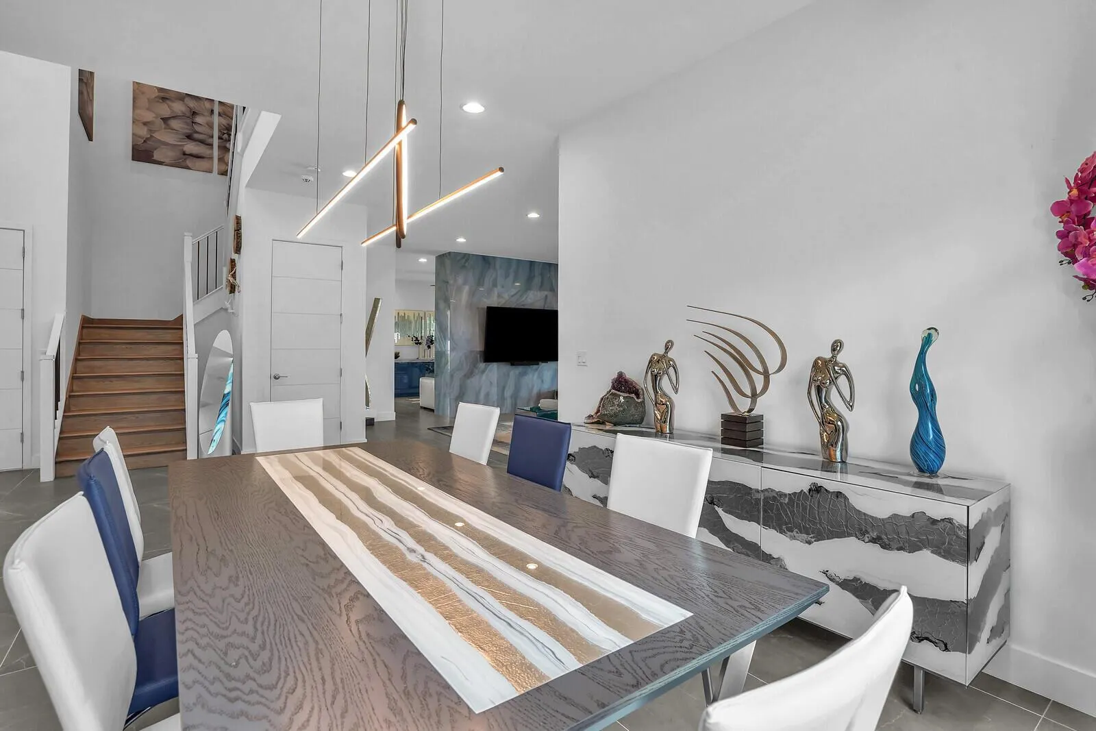 8611 Dearborn River Way