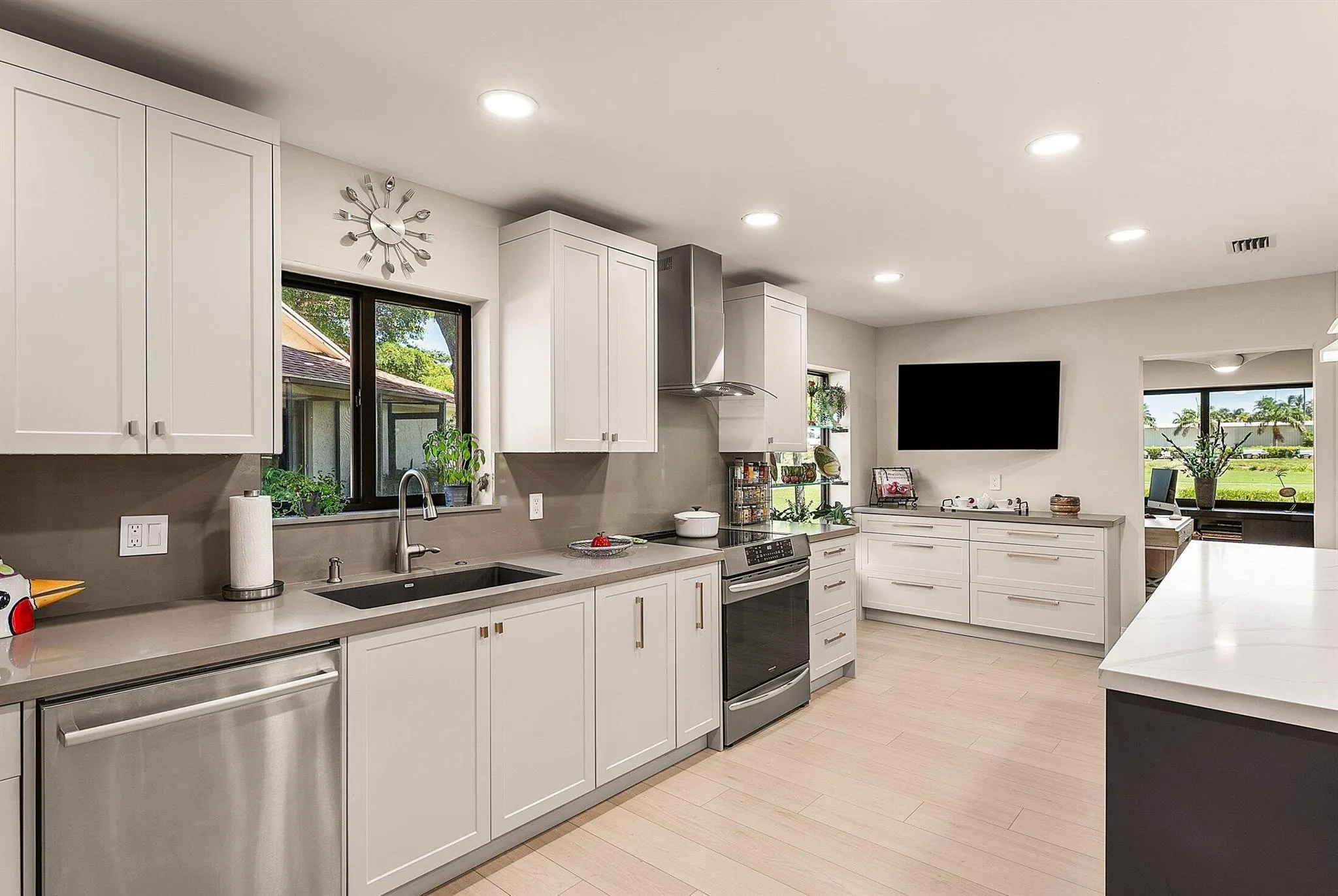 5534 Forest Oaks Terrace