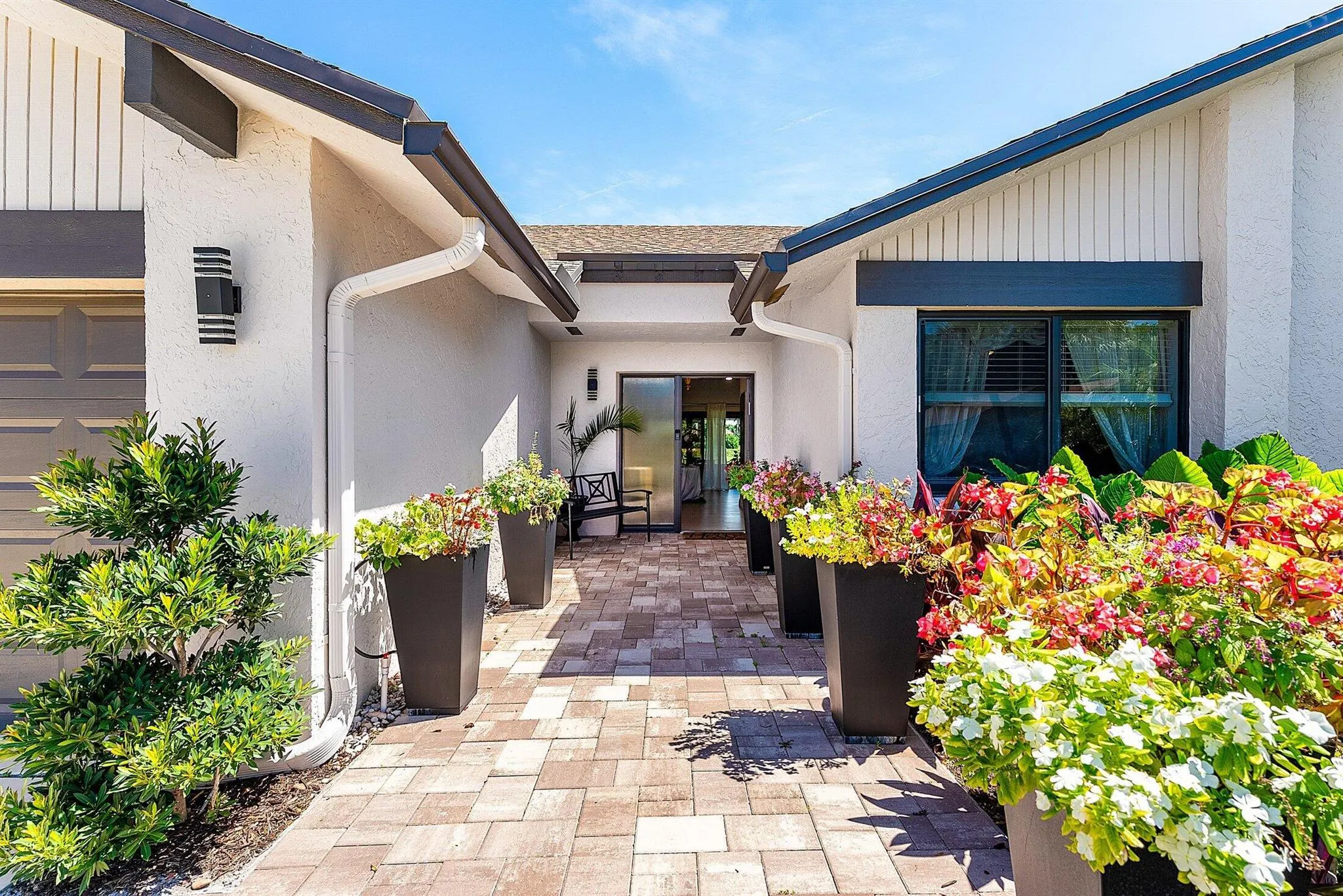 5534 Forest Oaks Terrace