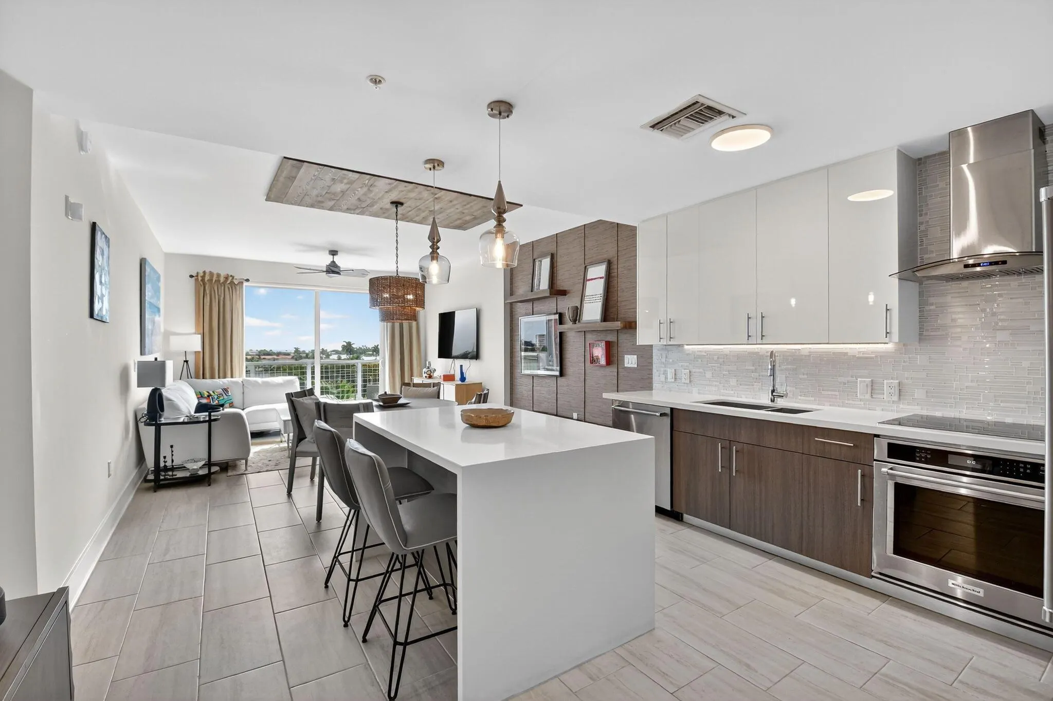 236 SE Fifth Avenue, #405