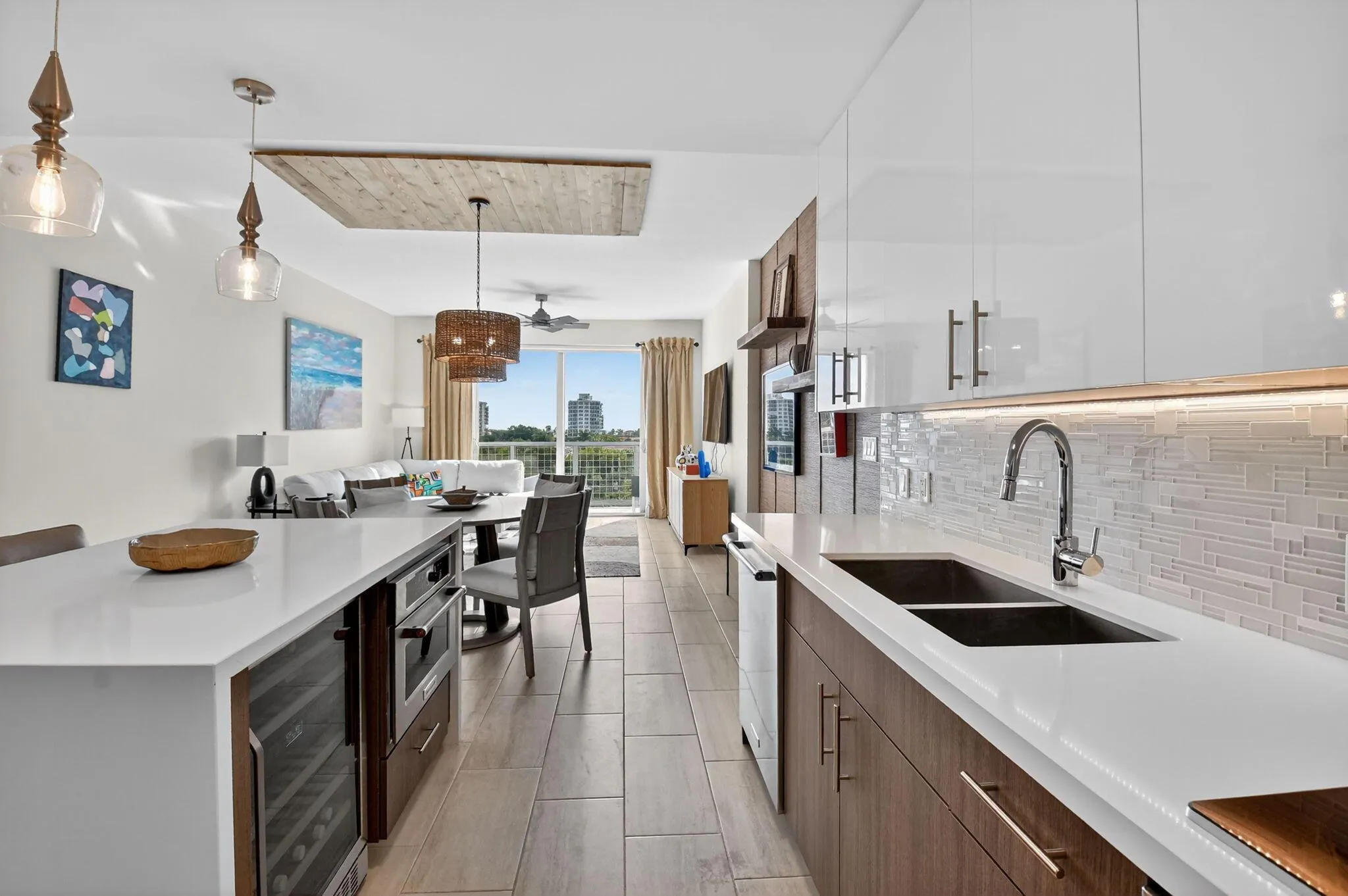 236 SE Fifth Avenue, #405