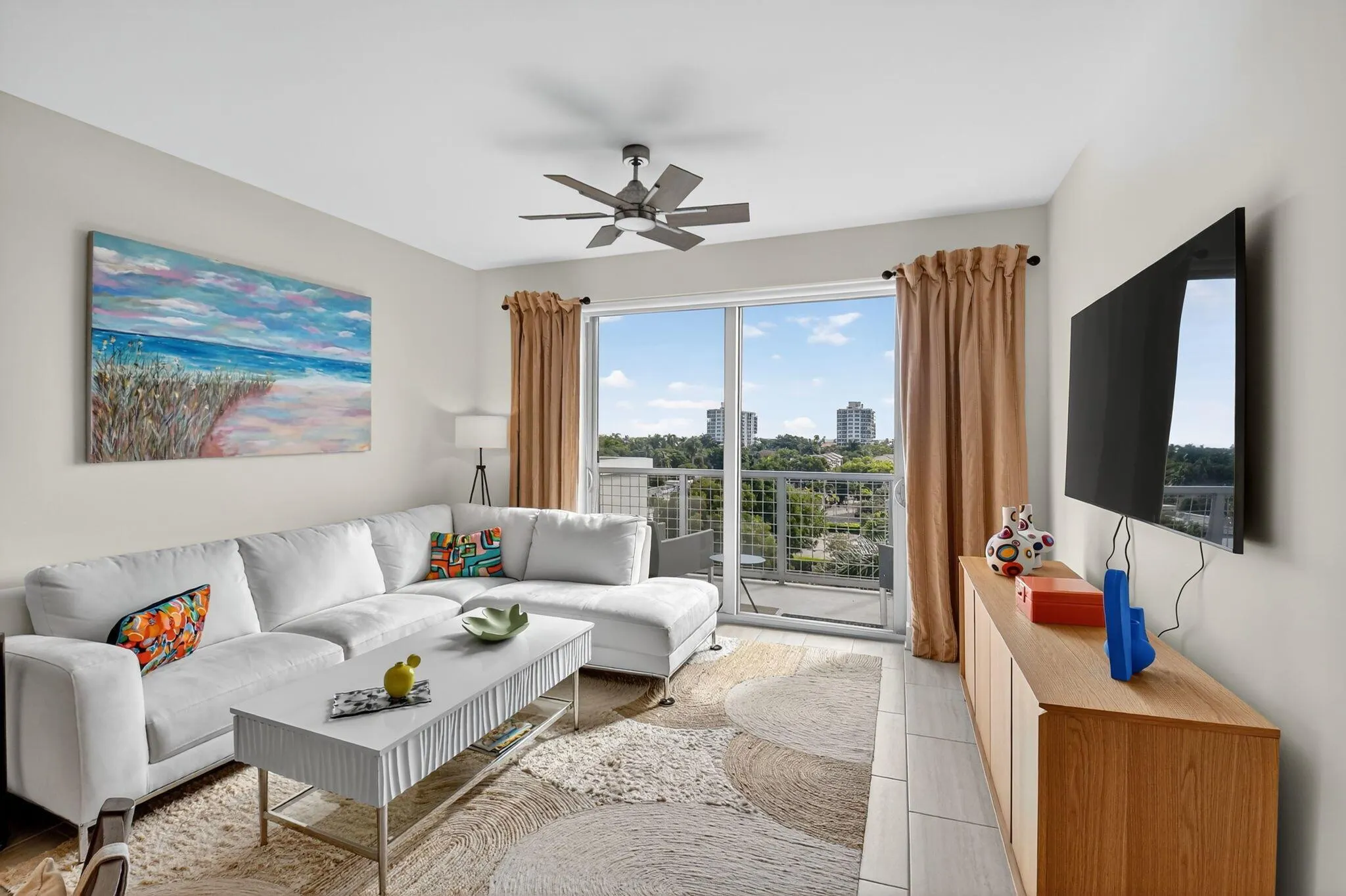 236 SE Fifth Avenue, #405