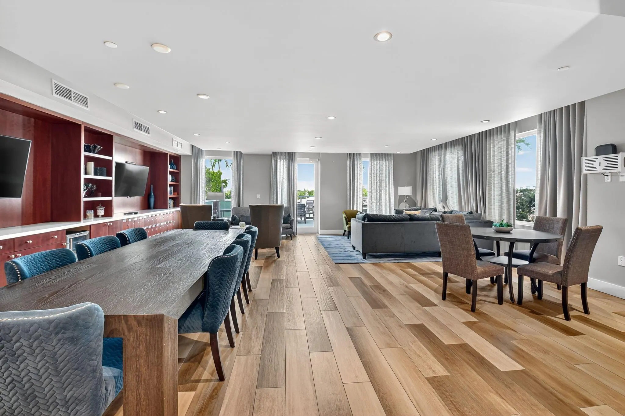 236 SE Fifth Avenue, #405