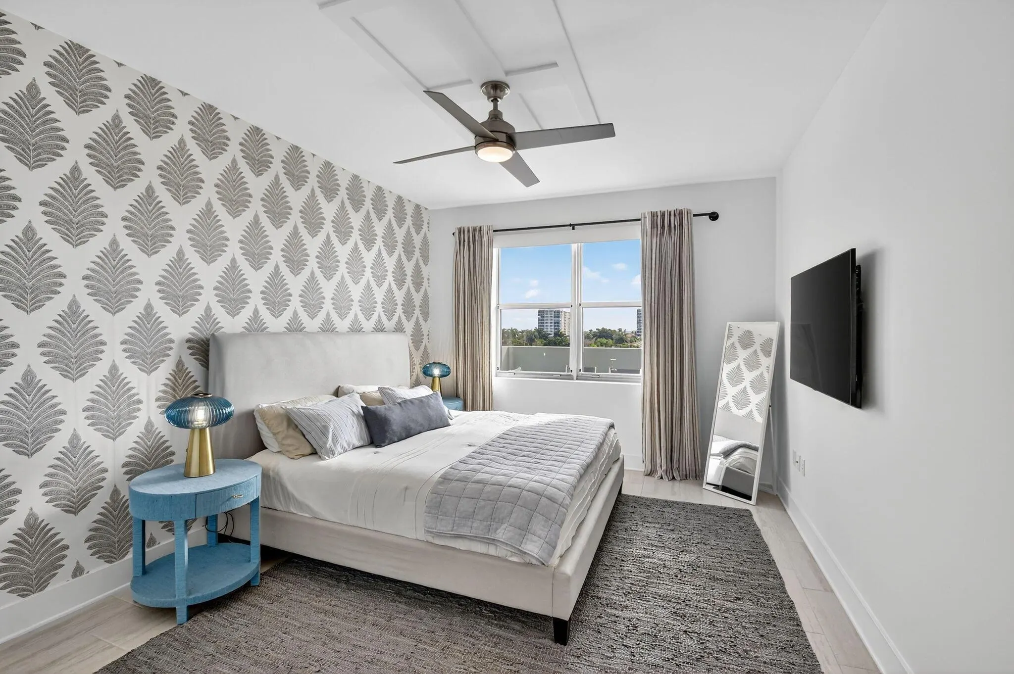 236 SE Fifth Avenue, #405