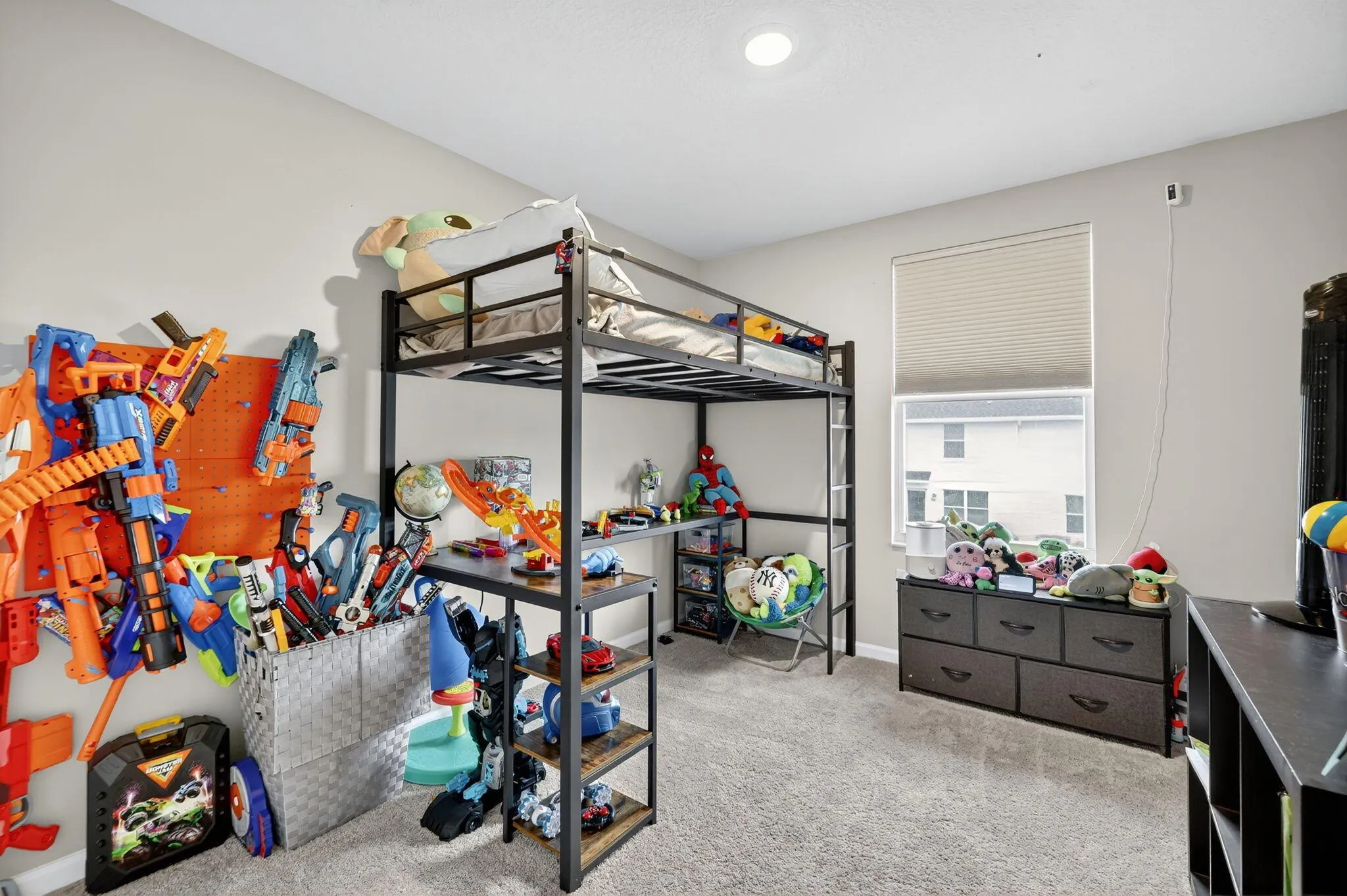 5672 SE Edgewater Circle