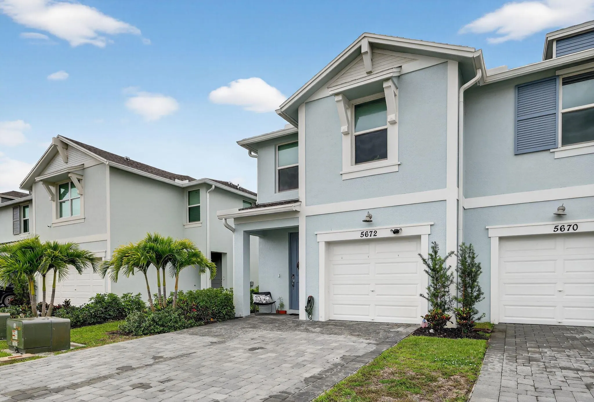 5672 SE Edgewater Circle