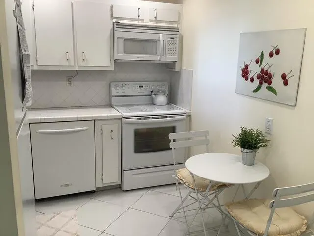 3540 S Ocean Boulevard, #805