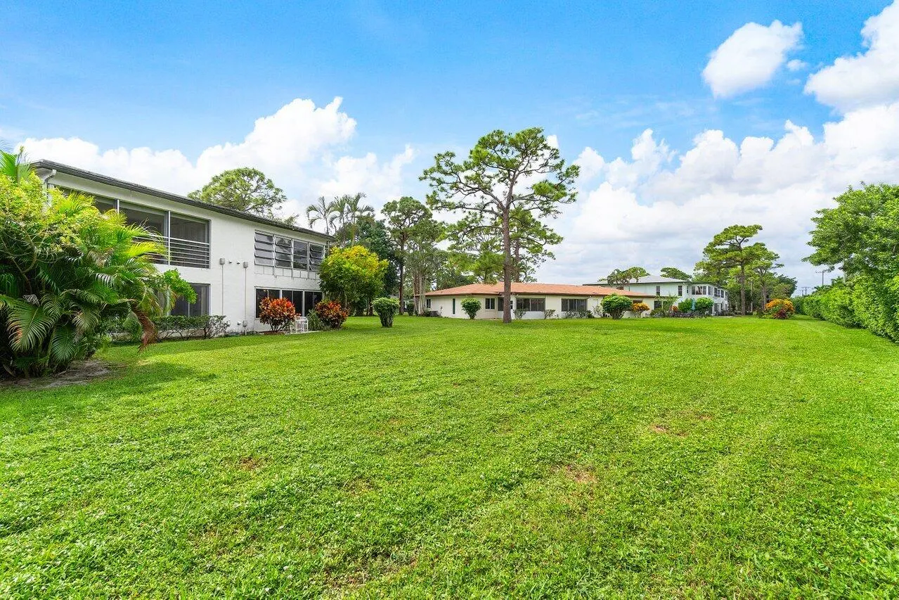 5010 Privet Place, #101