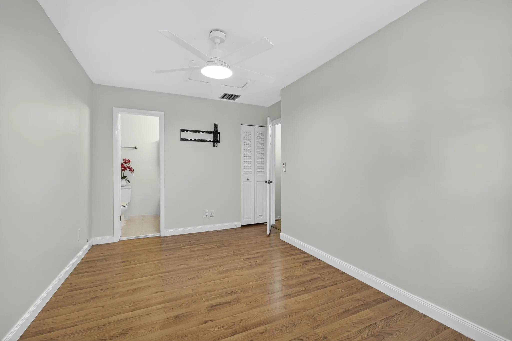 323 Sandtree Drive