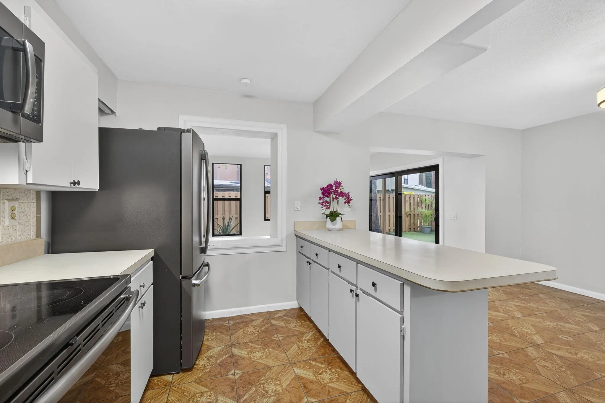 323 Sandtree Drive