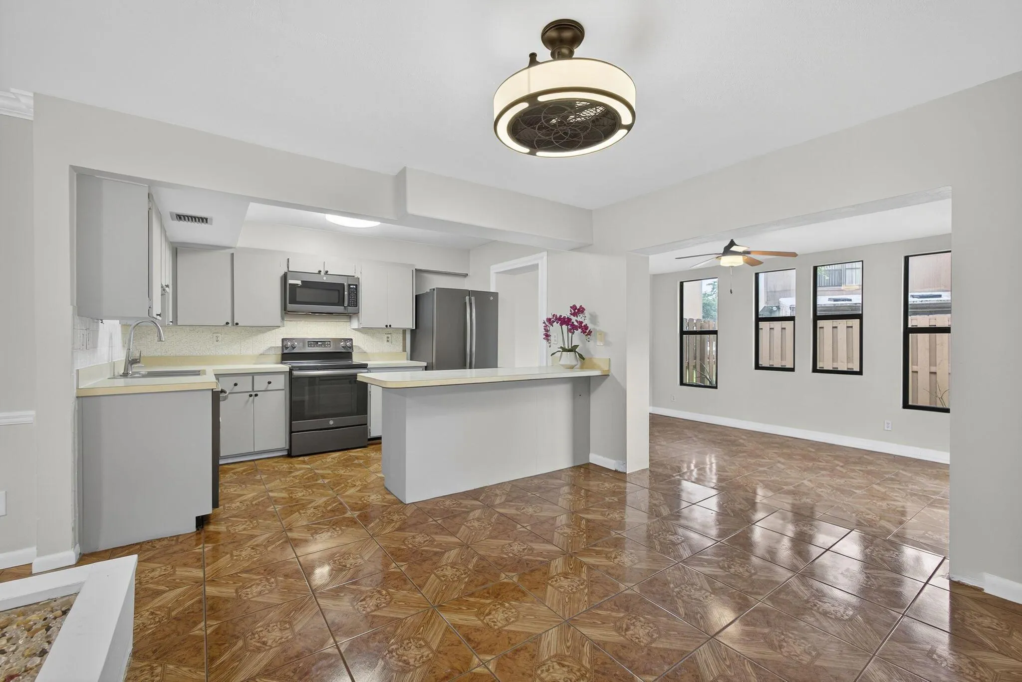 323 Sandtree Drive