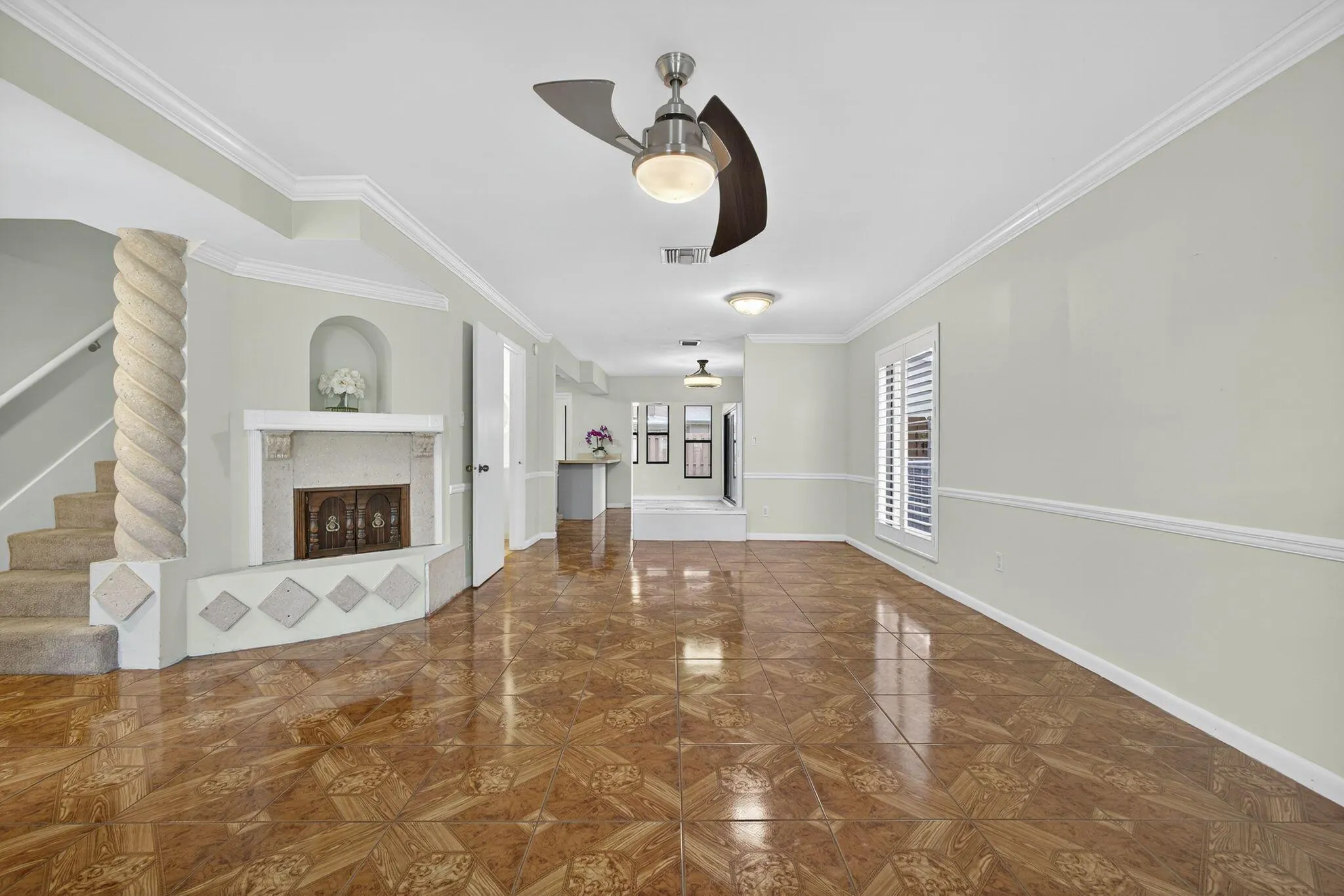 323 Sandtree Drive