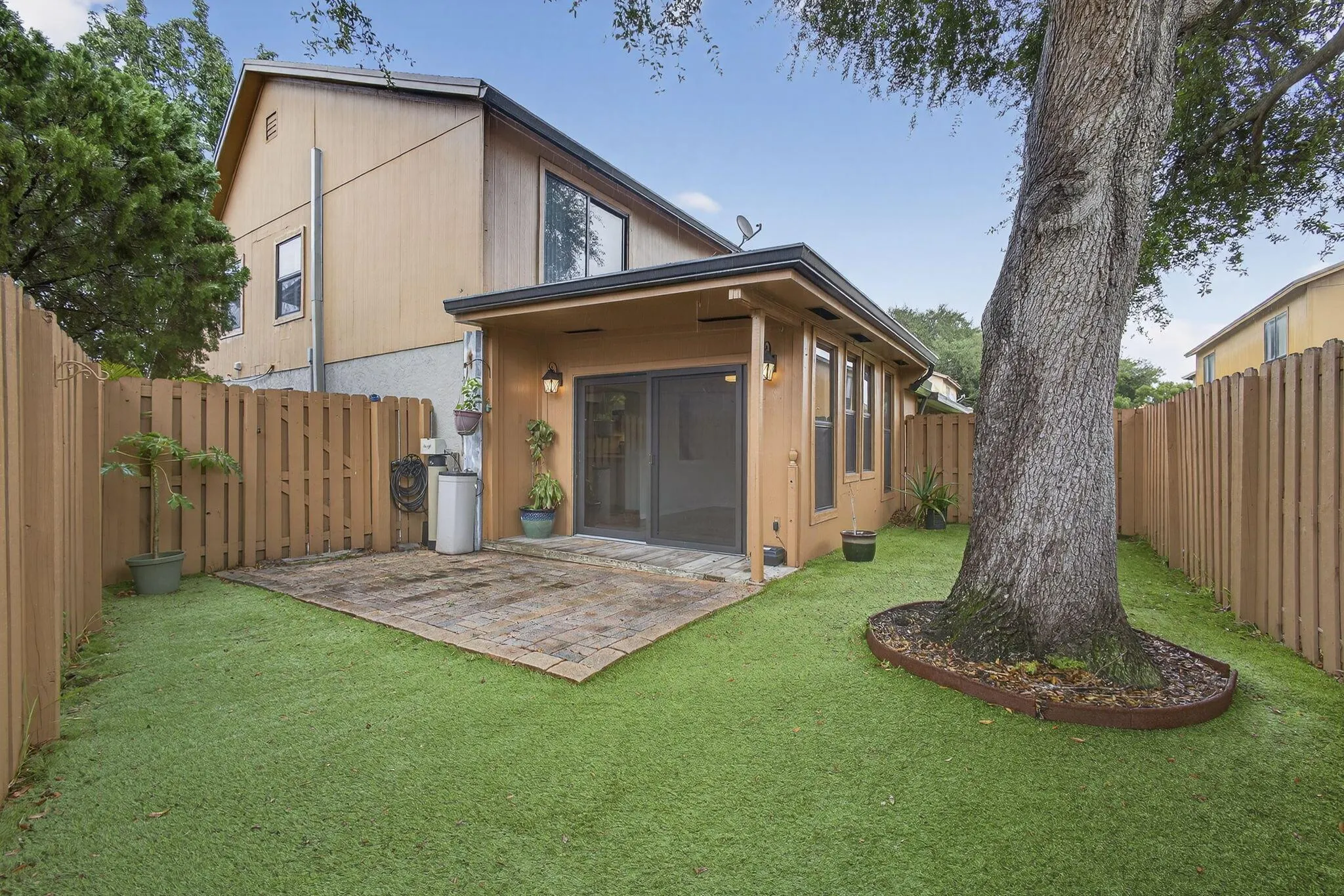 323 Sandtree Drive