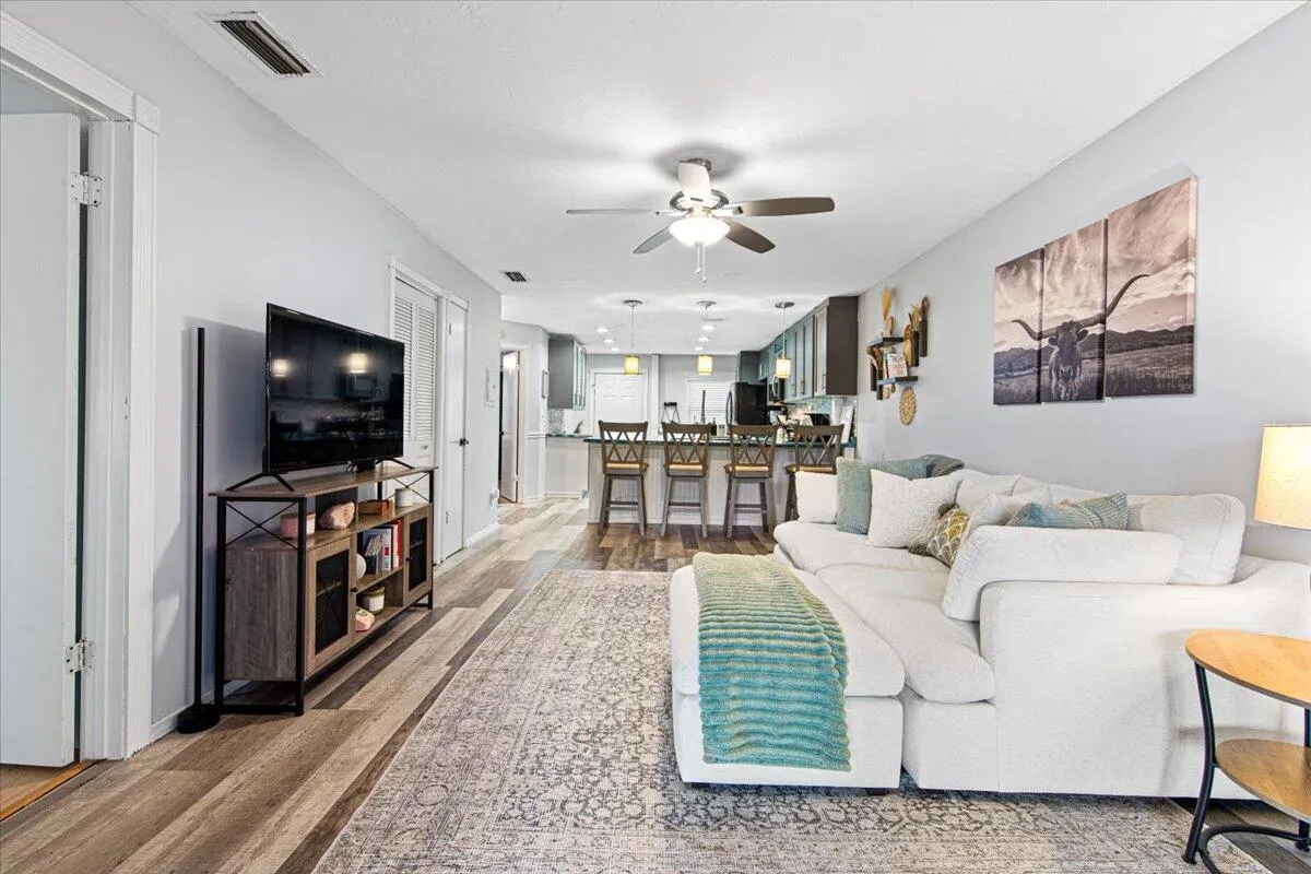 6006 Indrio Road, #7