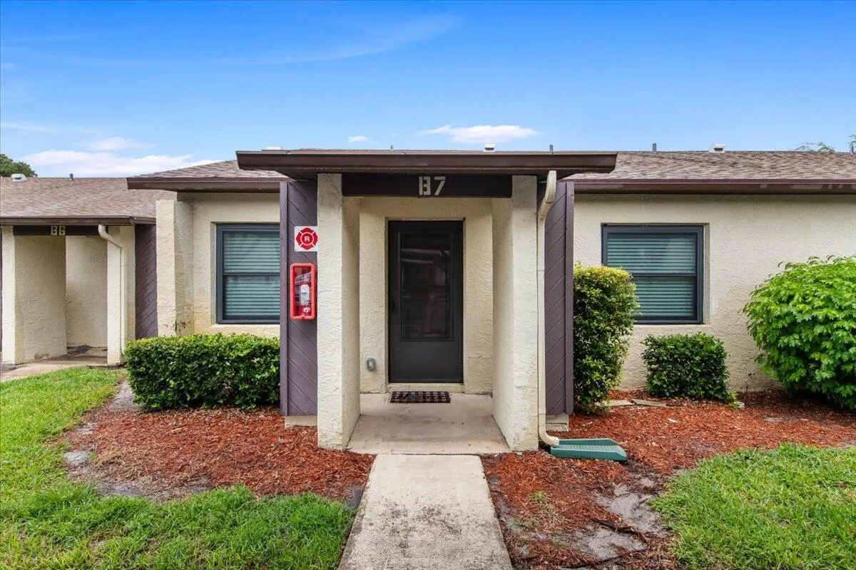 6006 Indrio Road, #7