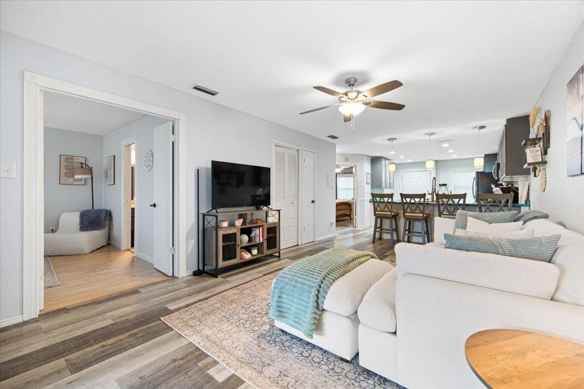 6006 Indrio Road, #7