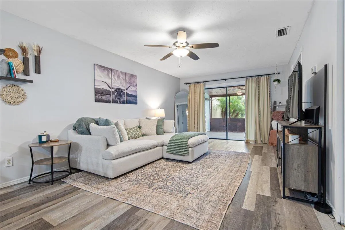 6006 Indrio Road, #7
