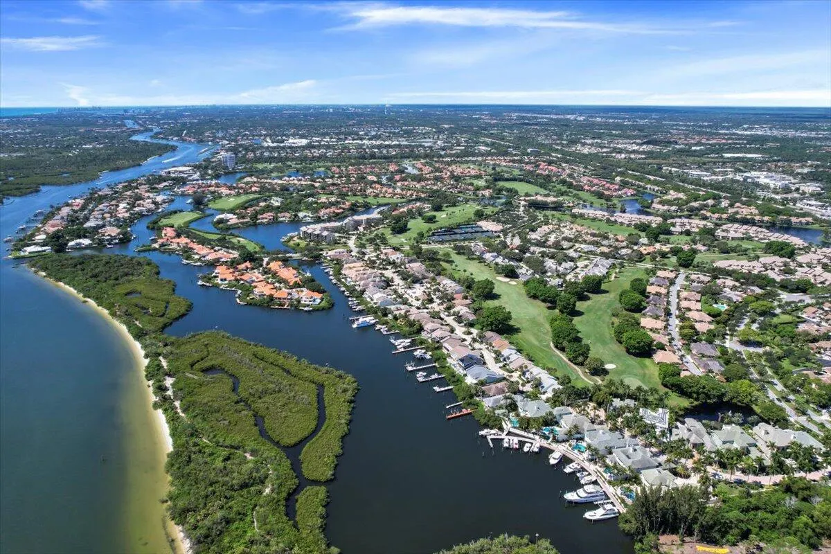 3322 Casseekey Island Road, #901