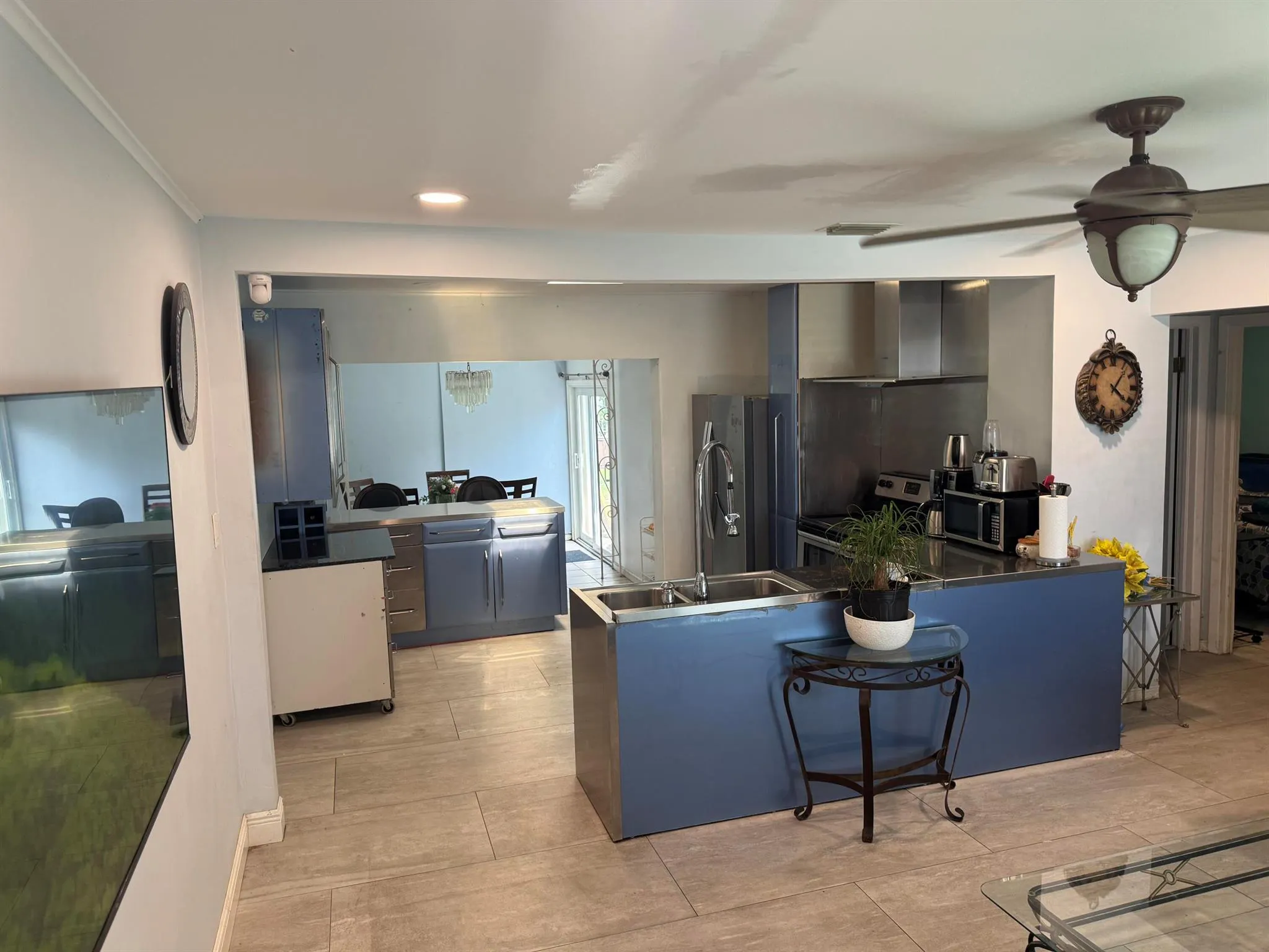 3232 Giuliano Avenue