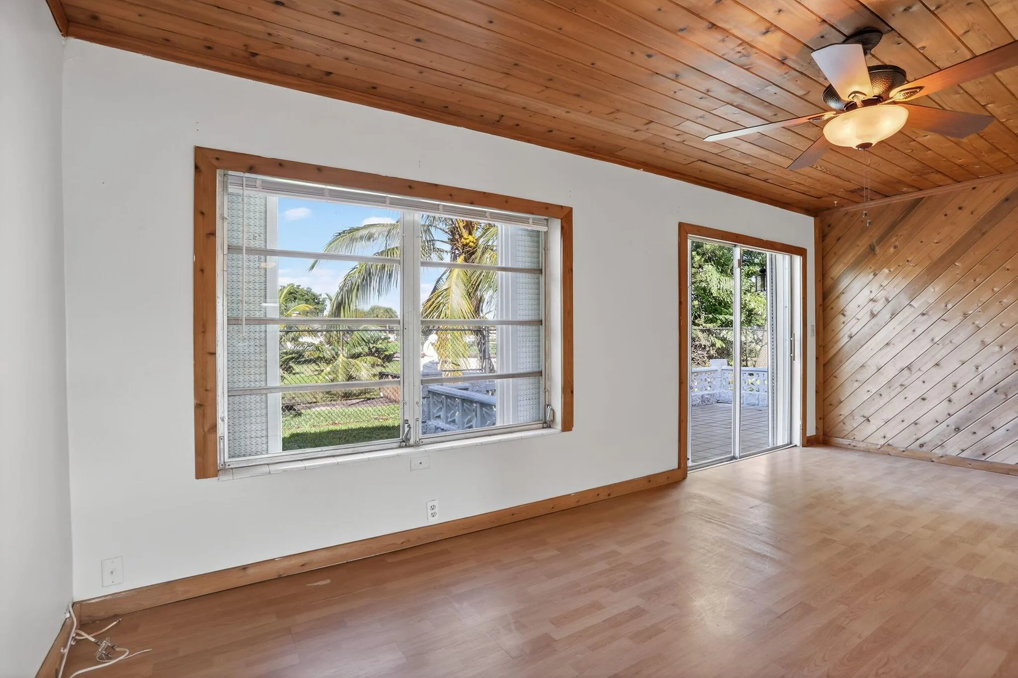 1190 NW 69th Avenue