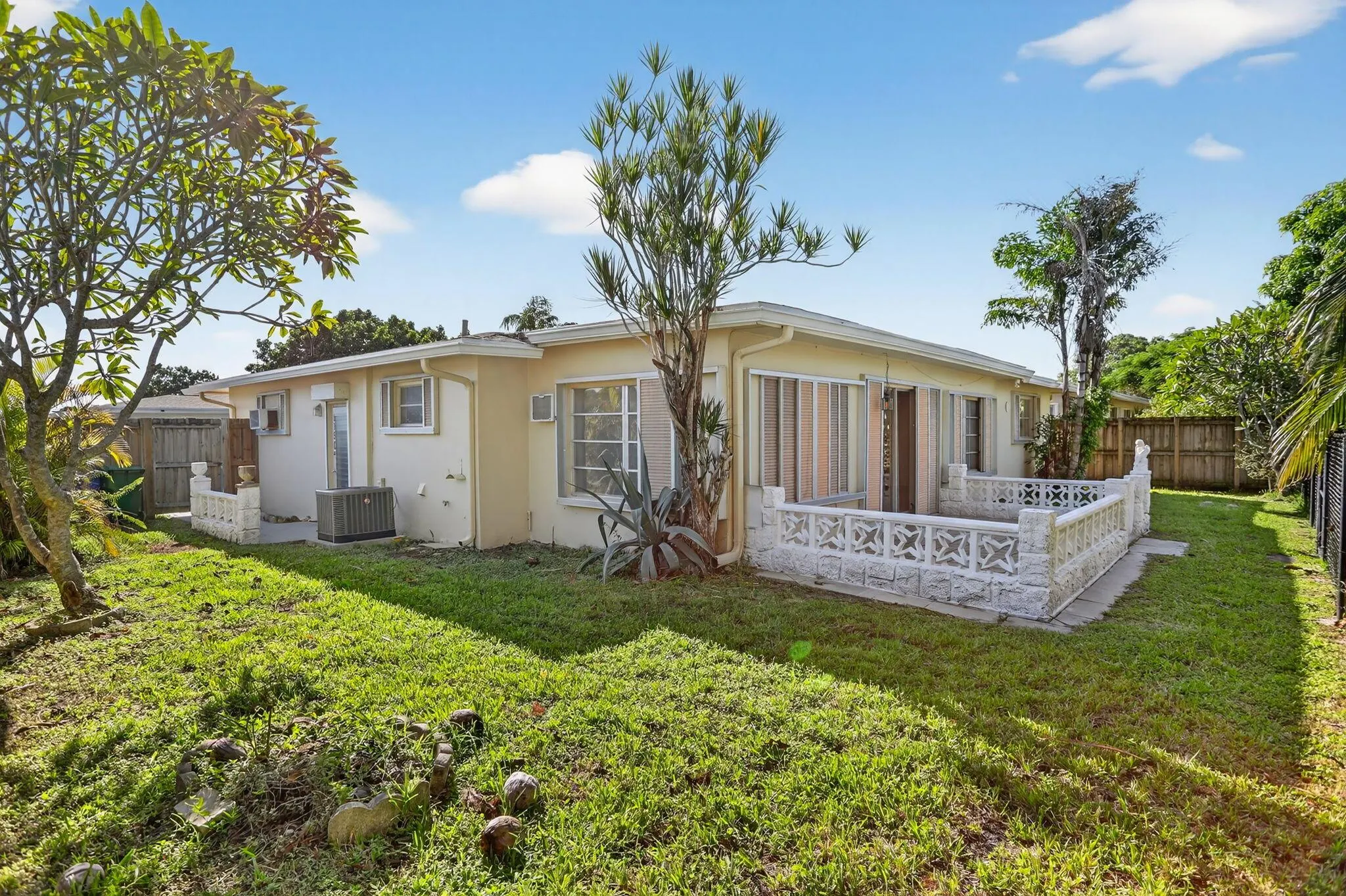 1190 NW 69th Avenue
