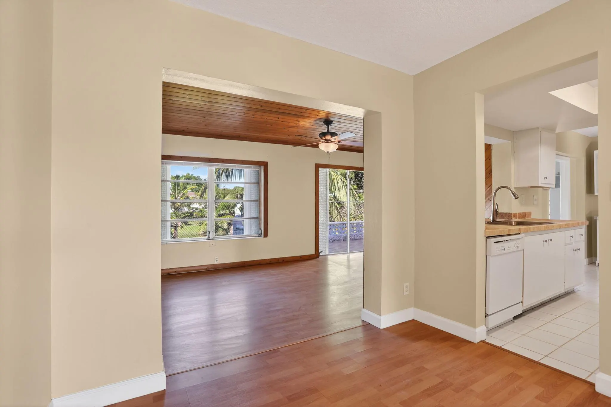 1190 NW 69th Avenue