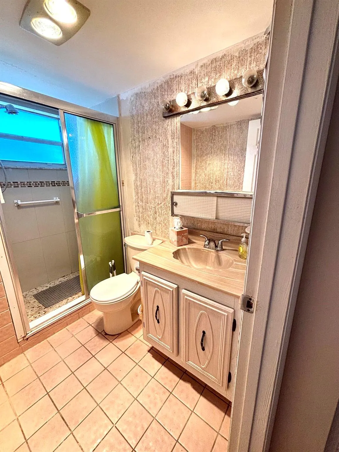 705 Lori Drive, #204