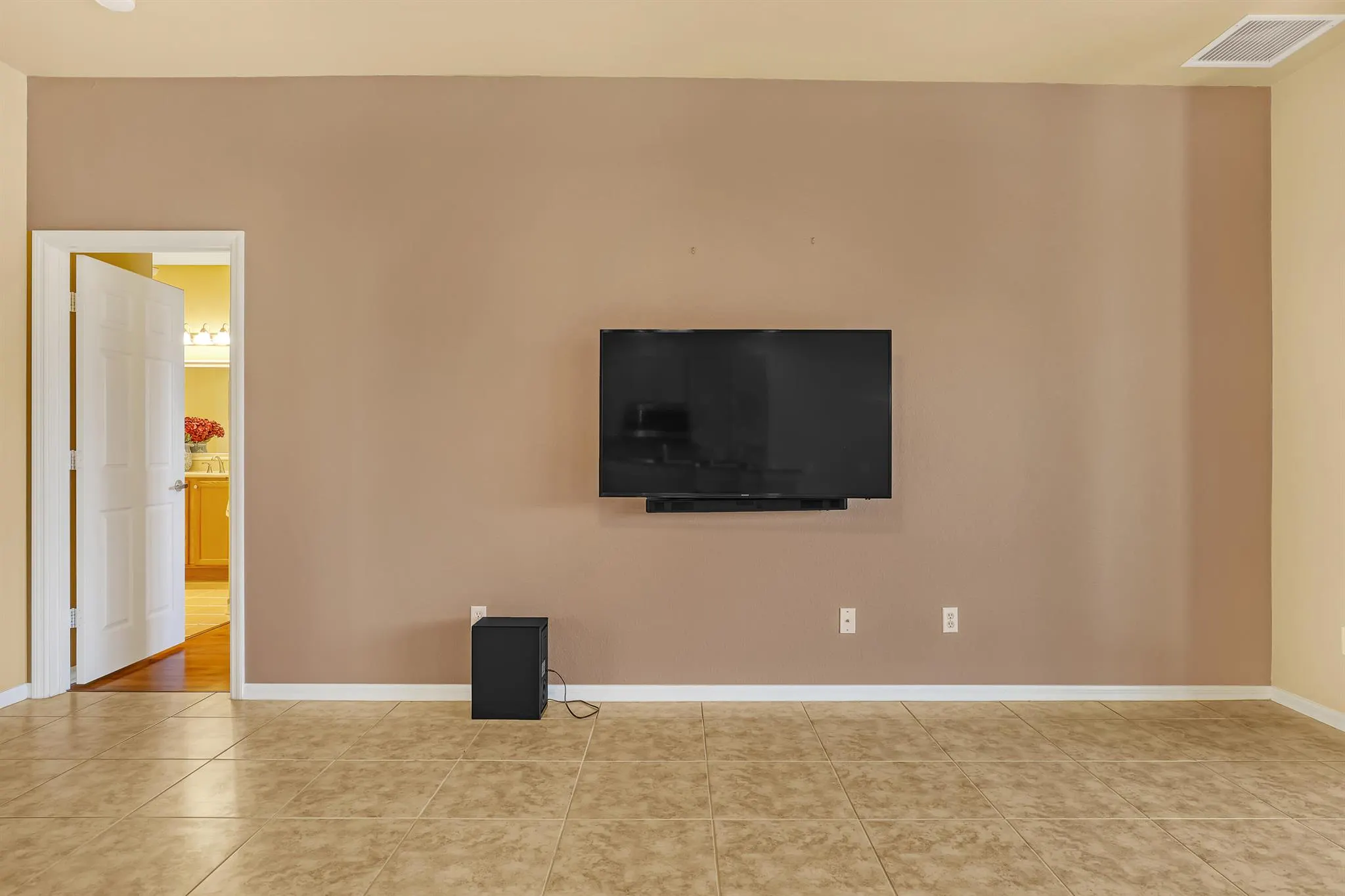 2136 Wingate Bend