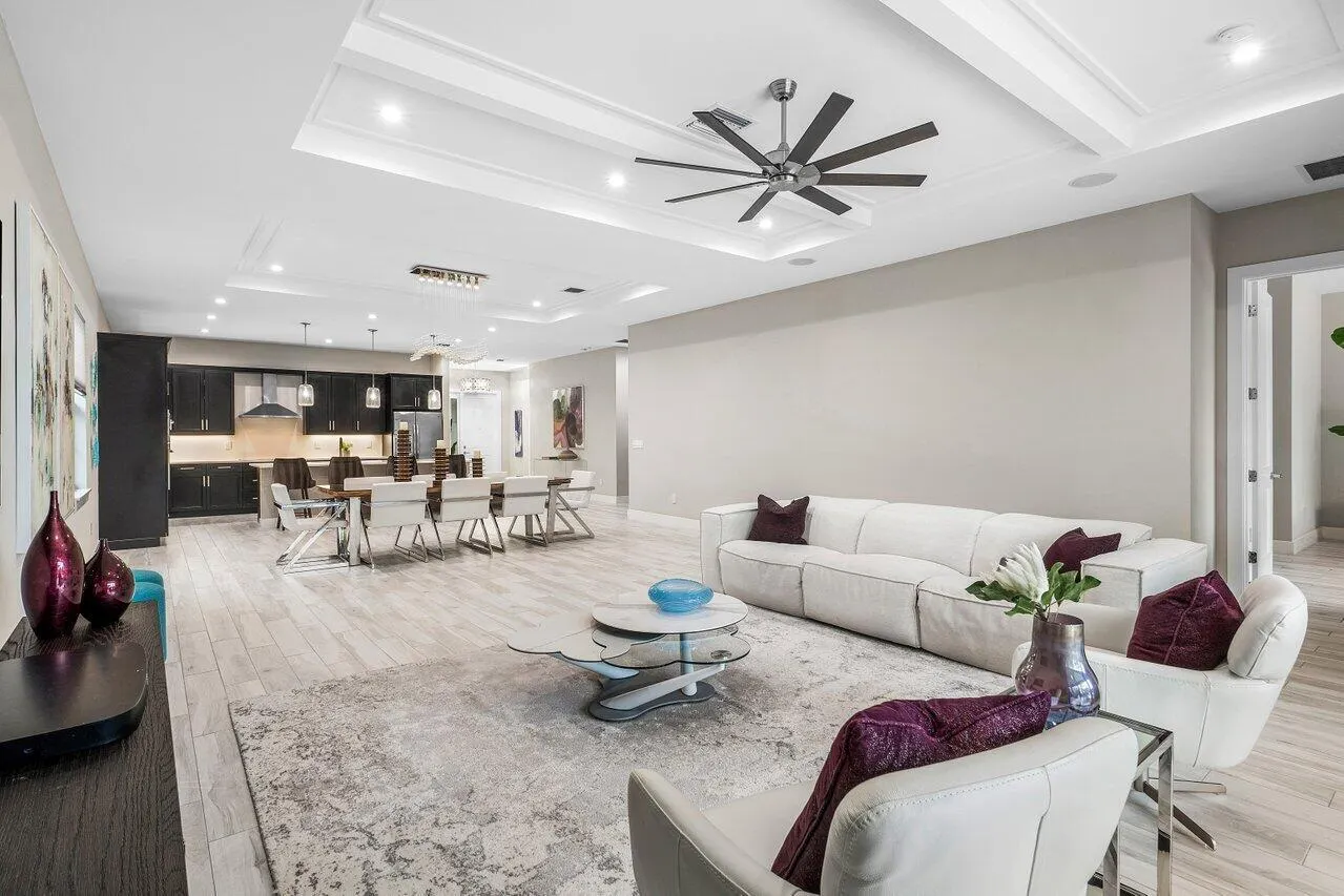 2909 Gin Berry Way