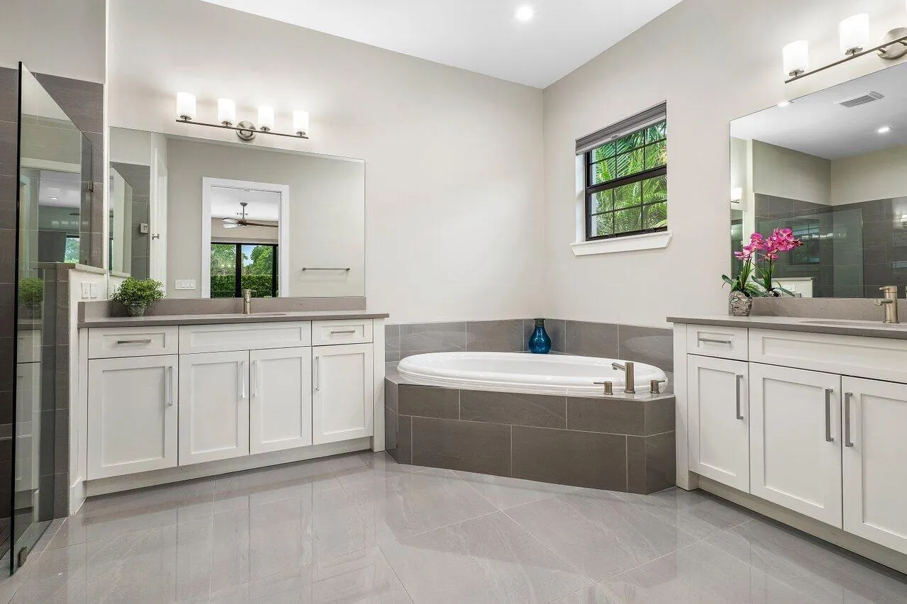 2909 Gin Berry Way