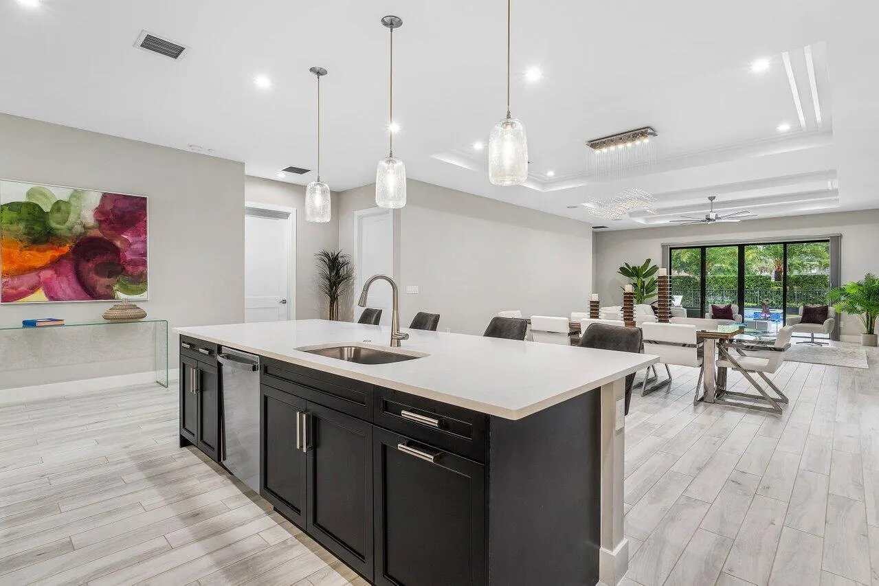 2909 Gin Berry Way