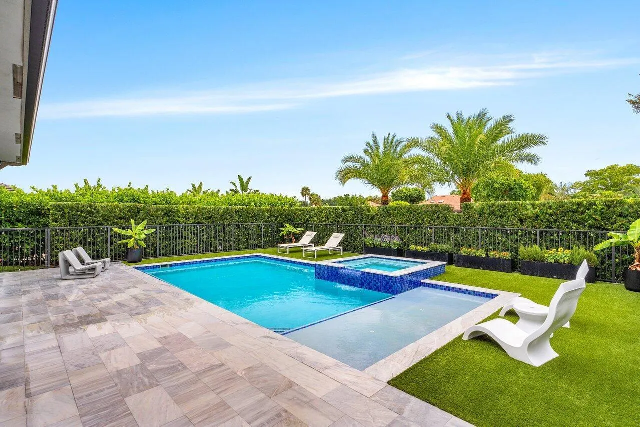 2909 Gin Berry Way