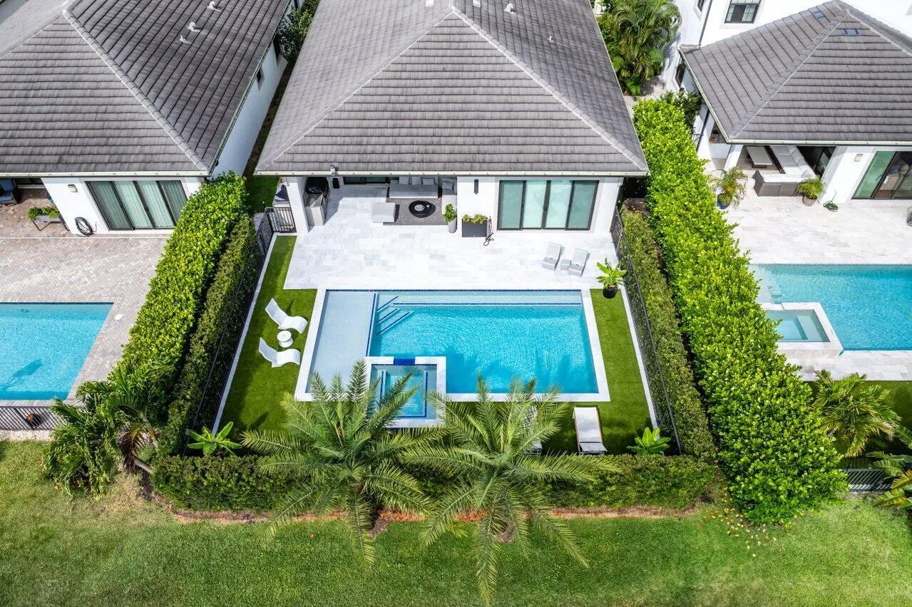2909 Gin Berry Way