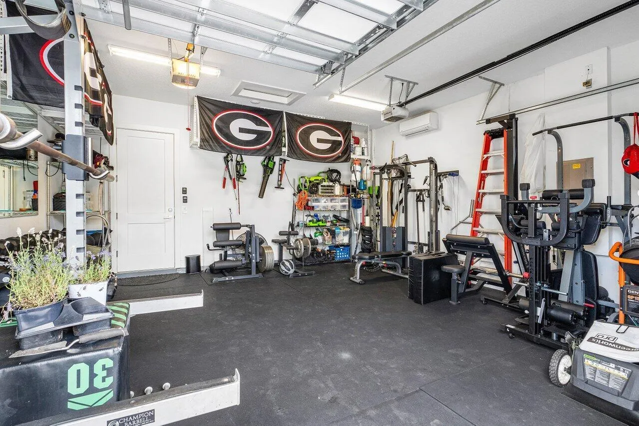 2909 Gin Berry Way