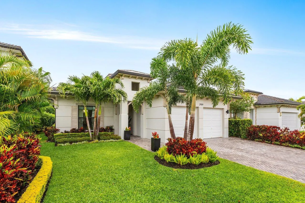 2909 Gin Berry Way