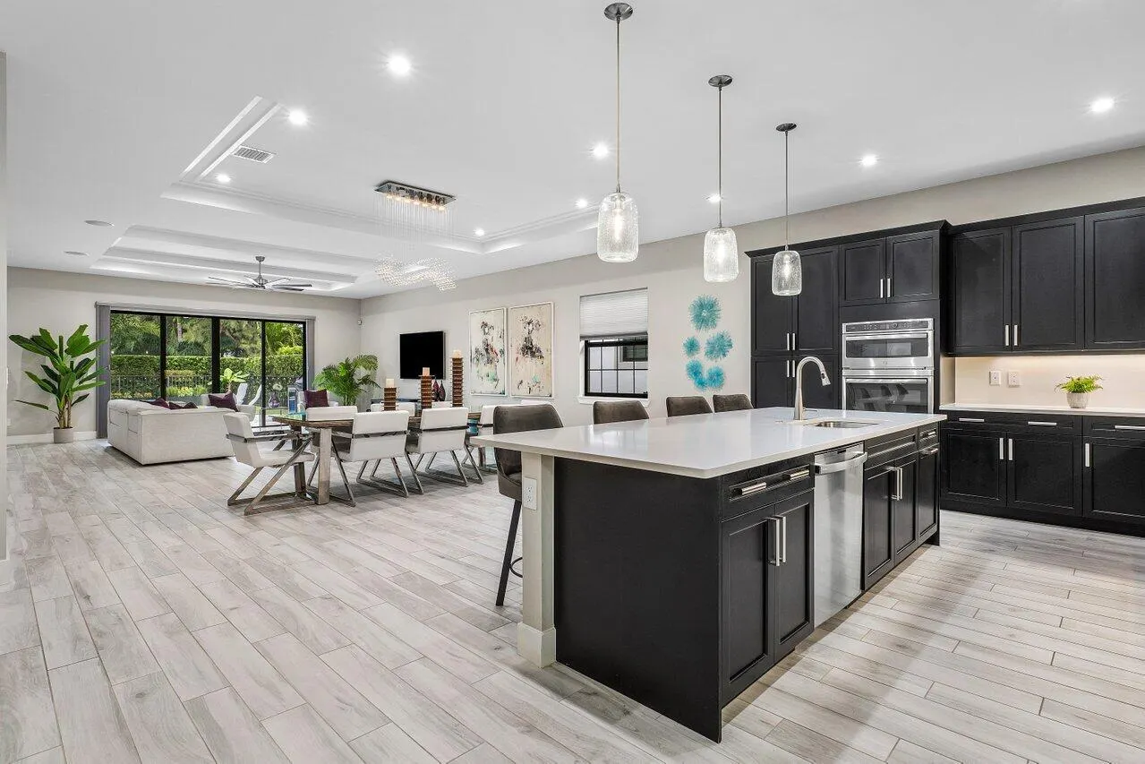 2909 Gin Berry Way